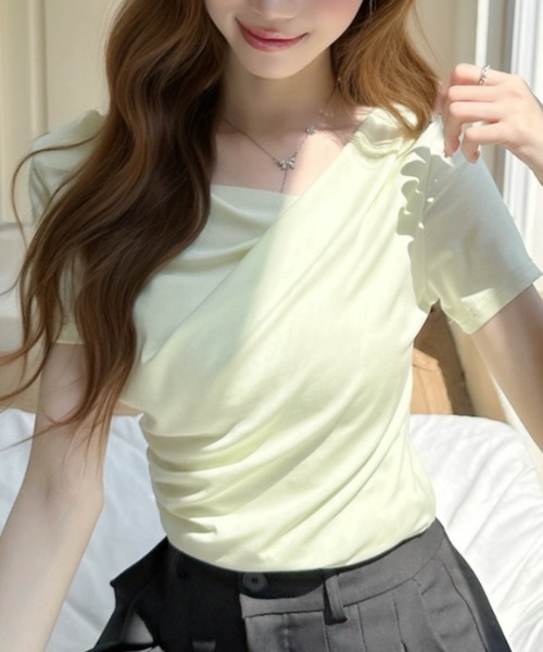 Ada.(エイダ)の「ドレープデザイン アシンメトリーネック 半袖カットソー(Tシャツ/カットソー・レディース・チャコール/ブラック/グリーン/ホワイト・L/M)」の4枚目の写真