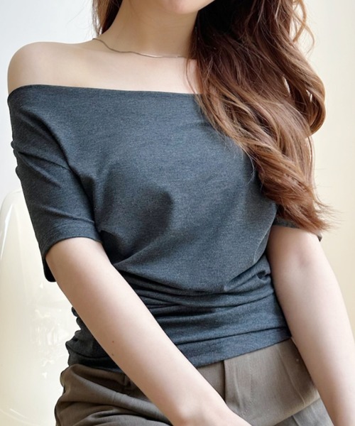 Ada.(エイダ)の「ドレープデザイン アシンメトリーネック 半袖カットソー(Tシャツ/カットソー・レディース・チャコール/ブラック/グリーン/ホワイト・L/M)」の5枚目の写真