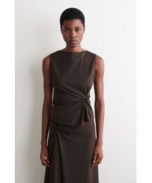 COS（コス）の「ツイストディテールジャージートップ（Tシャツ/カットソー）」