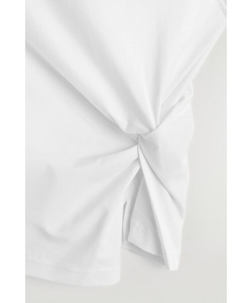COS(コス)の「ツイストディテールジャージートップ(Tシャツ/カットソー・レディース・ダークブラウン系1/ネイビー/ホワイト系・L/S/XS/M/XL)」の4枚目の写真