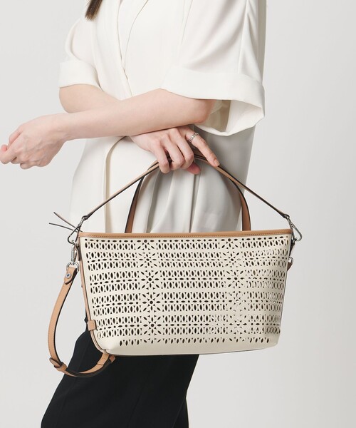 GIANNI CHIARINI(ジャンニ キアリーニ)の「<GIANNI CHIARINI>MUSHUP ショルダーバッグ(ショルダーバッグ・レディース・オフホワイト/ブラック・FREE)」の2枚目の写真