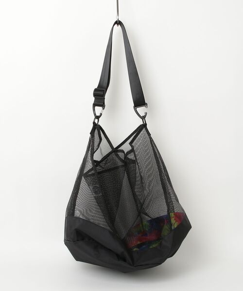 CRAZY CREEK(クレイジークリーク)の「CRAZY CREEK クレイジークリーク メッシュバケットバッグ(ショルダーバッグ・メンズ・ブラック・FREE)」の4枚目の写真