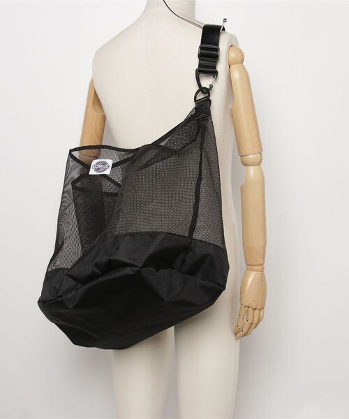 CRAZY CREEK(クレイジークリーク)の「CRAZY CREEK クレイジークリーク メッシュバケットバッグ(ショルダーバッグ・メンズ・ブラック・FREE)」の7枚目の写真