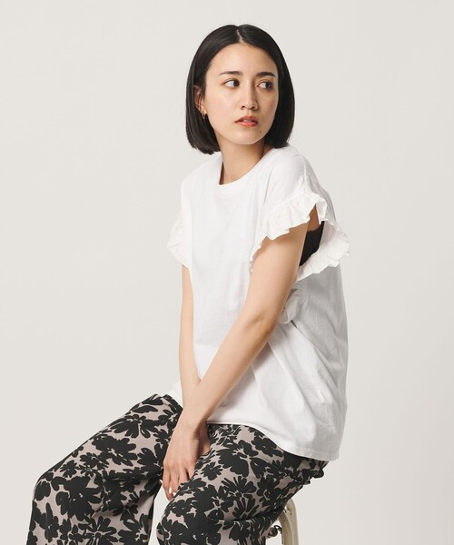 dahl'ia(ダリア)の「【WEB限定】<dahl’ia>フリルスリーブ Tシャツ(Tシャツ/カットソー・レディース・ネイビー/ダークブラウン/ホワイト・FREE)」の2枚目の写真