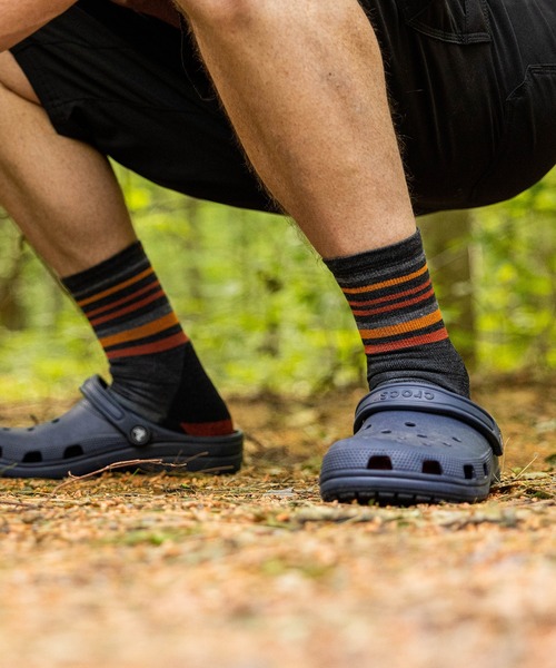 DARN TOUGH VERMONT(ダーンタフバーモント)の「DARN TOUGH/ダーンタフ 5012 Fastpack Micro Crew Lightweight Hiking Socks(ソックス/靴下・メンズ・ホワイト/チャコールグレー/ブルーグリーン・LARGE/MEDIUM)」の1枚目の写真