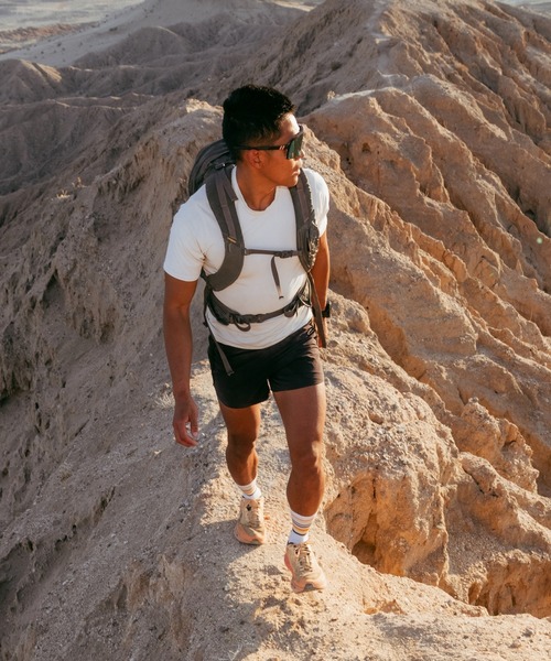 DARN TOUGH VERMONT(ダーンタフバーモント)の「DARN TOUGH/ダーンタフ 5012 Fastpack Micro Crew Lightweight Hiking Socks(ソックス/靴下・メンズ・ホワイト/チャコールグレー/ブルーグリーン・LARGE/MEDIUM)」の6枚目の写真