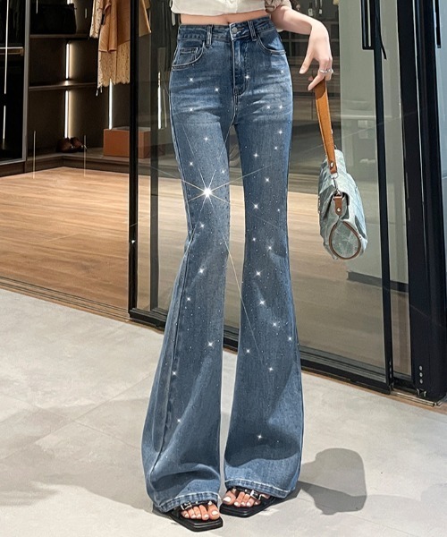 LUCPY(ラクピー)の「ハイウエストラインストーンフレアデニムパンツ(デニムパンツ・レディース・ネイビー・X-SMALL/SMALL/MEDIUM/LARGE)」の5枚目の写真