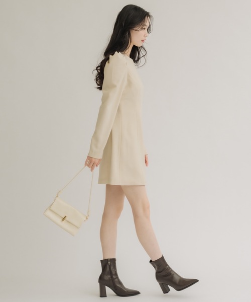 NEUNA(ヌナ)の「パフスリーブミニワンピ(ワンピース・レディース・ブラック/アイボリー・FREE)」の17枚目の写真