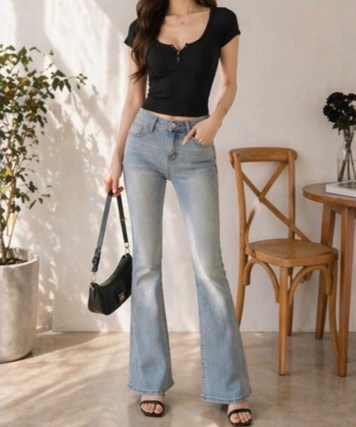 Teem Store(チームストア)の「【カップ付き】リブVネックフロントボタン半袖ピチT(Tシャツ/カットソー・レディース・ホワイト/グレー/ブルー/ブラック・F)」の17枚目の写真