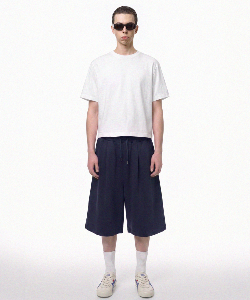 PRINOAR(プリノア)の「シングルプリーツバミューダショーツ - ネイビー(その他パンツ・レディース・ネイビー・SMALL/MEDIUM/LARGE)」の2枚目の写真