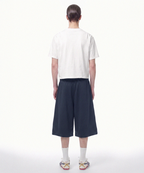 PRINOAR(プリノア)の「シングルプリーツバミューダショーツ - ネイビー(その他パンツ・レディース・ネイビー・SMALL/MEDIUM/LARGE)」の4枚目の写真