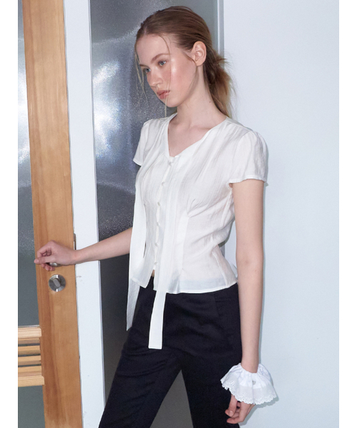 ETMON（エトモン）の「Tie Pintuck Half Blouse, Ivory（シャツ/ブラウス・レディース・その他・SMALL/MEDIUM）」の3枚目の写真