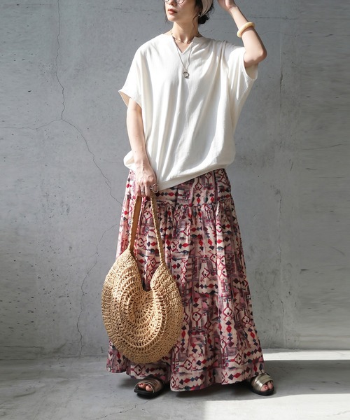 antiqua(アンティカ)の「総柄 Aラインティアードスカート(スカート・レディース・グリーン/ブラック/レッド/マルチ・ONESIZE)」の19枚目の写真