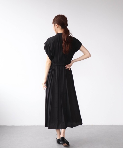 Jines(ジネス)の「キュプラルックポリフレンチスリーブワンピース(ワンピース・レディース・ブラック/ブルー/チャコールグレー・38)」の6枚目の写真
