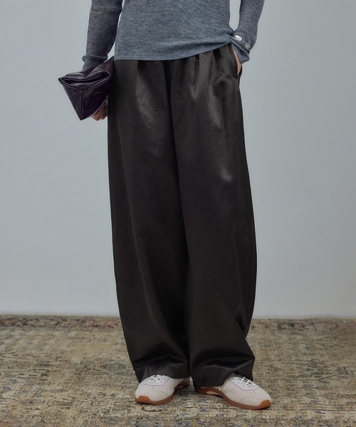 SALON adam et rope'(サロン アダム エ ロペ)の「サテンフェードイージーカービーパンツ(その他パンツ・レディース・キナリ/カーキ/ダークブラウン・S/M)」の6枚目の写真