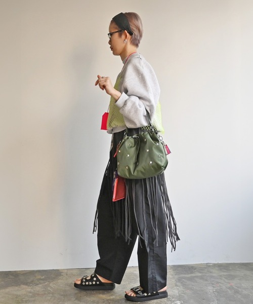 cheek(BAG)(チーク)の「【cheek】heart pouch studs スタッズ ハートチャーム 巾着 2WAY ショルダーバッグ|サステナブル素材(ショルダーバッグ・レディース・ブラック/グレー/カーキ・フリー)」の8枚目の写真