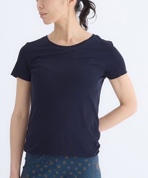 tejas(テジャス)の「【ドゥヴィグナ シャツ】ヨガ スポーツ こだわり素材 / tejas(テジャス)(Tシャツ/カットソー・レディース・ダークネイビー/モカ/ブルーグレー/ライトグレー・FREE)」の4枚目の写真