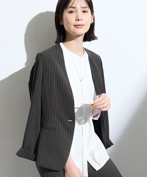 INDIVI(インディヴィ)の「【初秋/UVケア/着る日傘】カラーレスジャケット(ノーカラージャケット・レディース・ブラウン系/チャコール/ブラック・13/15 /05/36/38/40/19/03)」の12枚目の写真