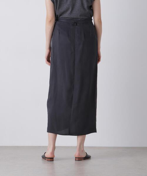 YLEVE(イレーヴ)の「YLEVE / SMOKY CUPRA SKIRT(スカート・レディース・ブラック/ベージュ・0/1)」の6枚目の写真