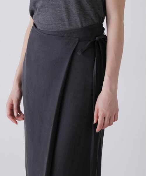 YLEVE(イレーヴ)の「YLEVE / SMOKY CUPRA SKIRT(スカート・レディース・ブラック/ベージュ・0/1)」の7枚目の写真