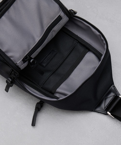 COMME CA MEN（コムサメン）の「【COMME CA MEN】オブリック　スリングバッグ 7133（ショルダーバッグ・メンズ・ブラック/ネイビー・FREE）」の6枚目の写真