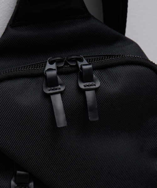COMME CA MEN（コムサメン）の「【COMME CA MEN】オブリック　スリングバッグ 7133（ショルダーバッグ・メンズ・ブラック/ネイビー・FREE）」の3枚目の写真