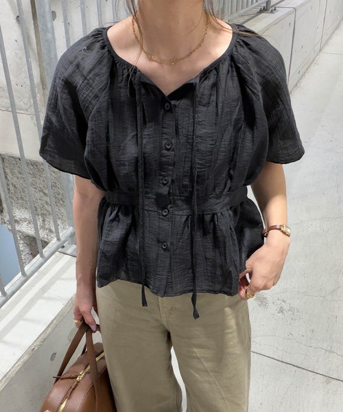 ISOOK（アイスー）の「ワッシャーシアーリボンブラウス(chiica select) / 半袖 ペプラム しわ加工 透け感（シャツ/ブラウス・レディース・ライトベージュ/ブラック・FREE）」の12枚目の写真