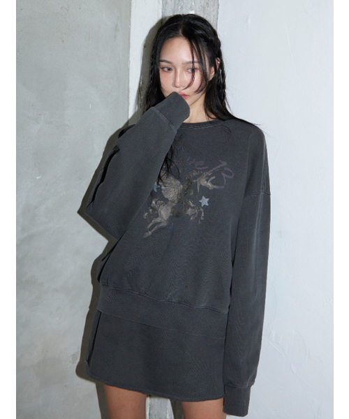 MORVE13（モルブ13）の「Horse Pigment Set-up Sweatshirt（Tシャツ/カットソー・レディース・チャコール・FREE）」の2枚目の写真