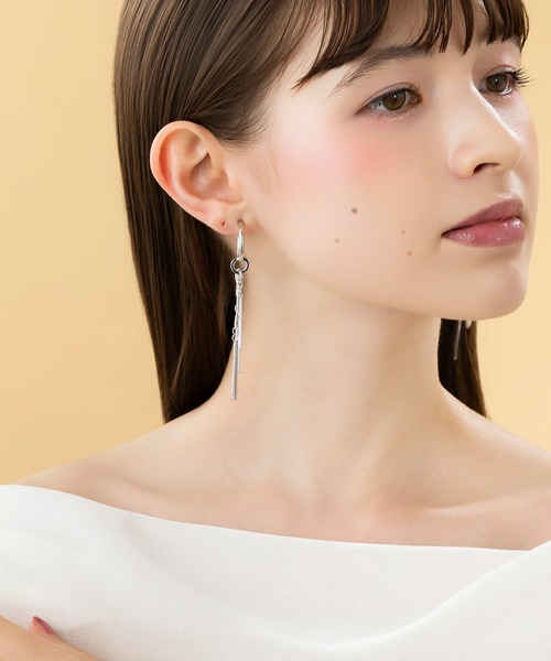 LA MUe(ラミュー)の「【LA MUE】ニッケルフリー メタル チェーン ロング ピアス(ピアス(両耳用)・レディース・シルバー/ブラック・FREE)」の6枚目の写真