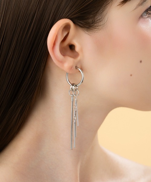 LA MUe(ラミュー)の「【LA MUE】ニッケルフリー メタル チェーン ロング ピアス(ピアス(両耳用)・レディース・シルバー/ブラック・FREE)」の7枚目の写真