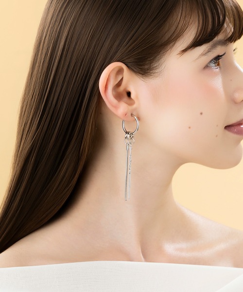 LA MUe(ラミュー)の「【LA MUE】ニッケルフリー メタル チェーン ロング ピアス(ピアス(両耳用)・レディース・シルバー/ブラック・FREE)」の8枚目の写真