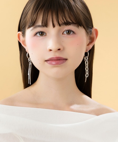 LA MUe(ラミュー)の「【LA MUE】ニッケルフリー メタル チェーン ロング ピアス(ピアス(両耳用)・レディース・シルバー/ブラック・FREE)」の11枚目の写真