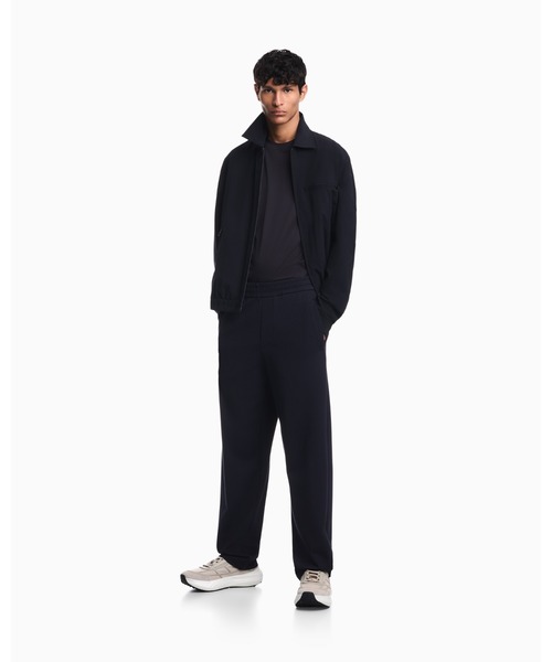 EMPORIO ARMANI(エンポリオアルマーニ)の「【エンポリオ アルマーニ】レギュラーフィット ジャージーパンツ TRAVEL ESSENTIAL(スウェットパンツ・メンズ・ネイビー/キナリ・X-SMALL/X-LARGE/SMALL/MEDIUM/LARGE)」の1枚目の写真