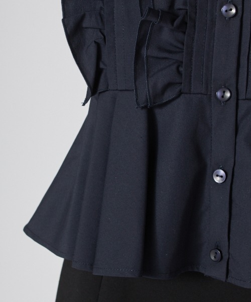 SNIDEL(スナイデル)の「フリルペプラムブラウス(シャツ/ブラウス・レディース・ホワイト/ネイビー/ブラウン・F)」の10枚目の写真