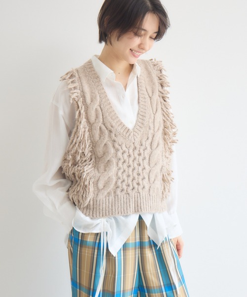 KATHARINE ROSS(キャサリンロス)の「3Gパイルベスト×シャツ(シャツ/ブラウス・レディース・ベージュ/グレー・FREE)」の2枚目の写真
