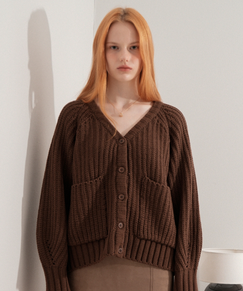 VLETI(ブレッティ)の「Poket Cable Knit Cardigan (Brown)(カーディガン/ボレロ・レディース・ブラウン・FREE)」の2枚目の写真