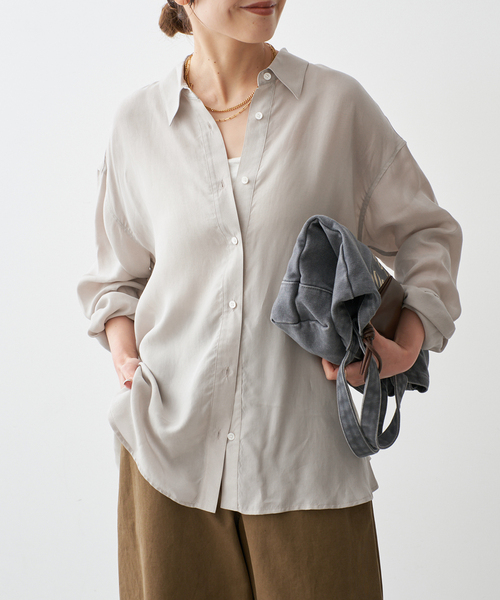 Spick & Span(スピックアンドスパン)の「フィブリルキュプラオーバーシャツ(シャツ/ブラウス・レディース・ベージュ/ブラック系その他・FREE)」の3枚目の写真