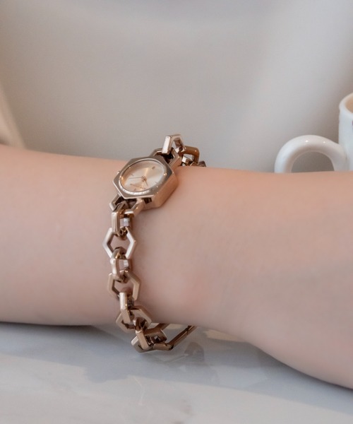 OLIVIA BURTON(オリビアバートン)の「「OLIVIA BURTON/オリビアバートン」シグネチャー - 18mm ヘックスリンク ミニ ゴールド サンレイ ブレスレット(アナログ腕時計・レディース・イエローゴールド/ピンクゴールド・FREE)」の9枚目の写真