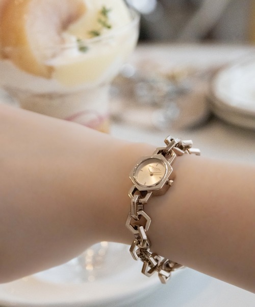 OLIVIA BURTON(オリビアバートン)の「「OLIVIA BURTON/オリビアバートン」シグネチャー - 18mm ヘックスリンク ミニ ゴールド サンレイ ブレスレット(アナログ腕時計・レディース・イエローゴールド/ピンクゴールド・FREE)」の8枚目の写真
