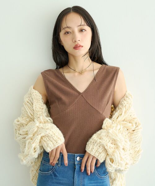 earth music&ecology(アースミュージックアンドエコロジー)の「レーストリムタンクトップインナー(タンクトップ・レディース・ブラック/アイボリー/ブラウン・FREE)」の6枚目の写真
