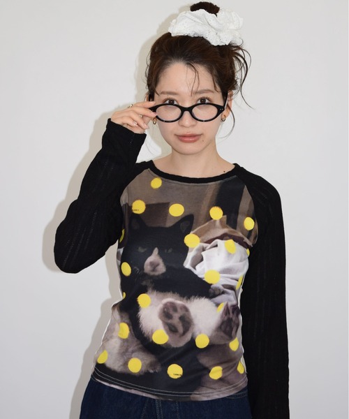 shyam inspiration(シャムインスピレーション)の「ドット柄アニマルプリントラグランロンT/キャット/ドッグ(Tシャツ/カットソー・レディース・カーキ/ブラック・M/L)」の2枚目の写真
