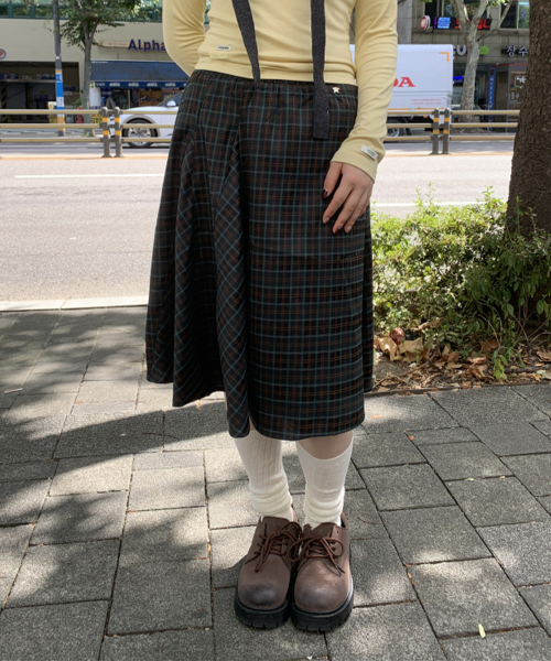 RONRON(ロンロン)の「CHECK FLARE BANDING MIDI SKIRT GREEN(スカート・レディース・その他・FREE)」の5枚目の写真