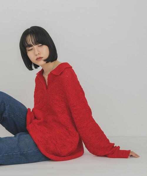 KBF(ケイビーエフ)の「スラブヤーンキーネックルーズニット(ニット/セーター・レディース・アイボリー/レッド/ネイビー・ONE)」の1枚目の写真