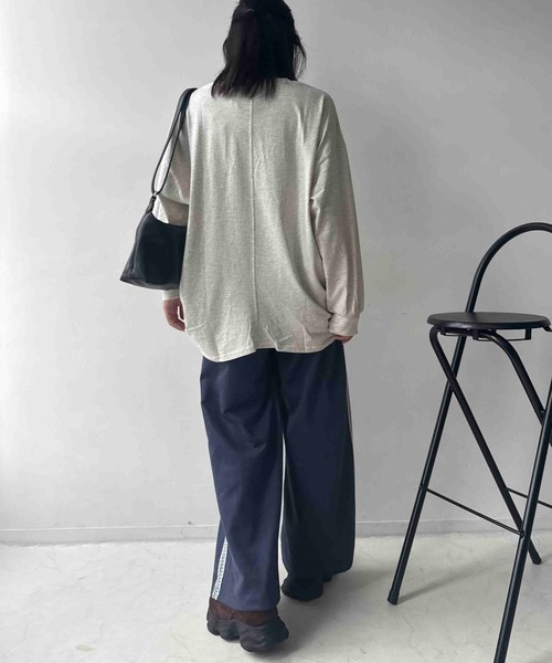 AS KNOW AS plus(アズノゥアズプラス)の「☆アソート刺繍デザイン サイドタックロンT(Tシャツ/カットソー・レディース・グレー系/グリーン系/アイボリー系/ベージュ系・FREE)」の12枚目の写真