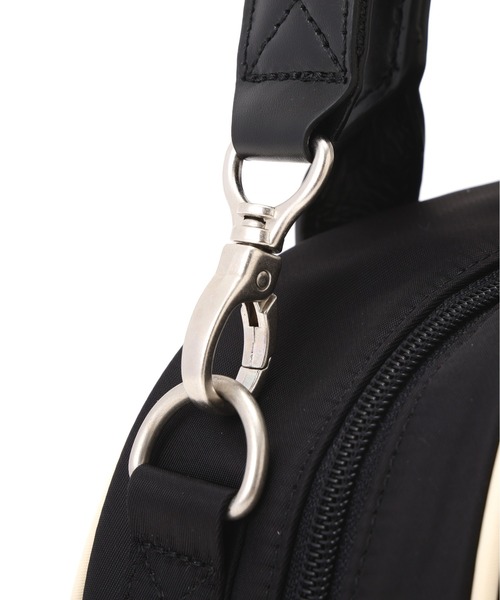 AVIREX(アヴィレックス)の「《WEB&DEPOT限定》LOGO MINI BOSTON BAG(ボストンバッグ・レディース・ブラック/ホワイト系その他/レッド・F)」の12枚目の写真