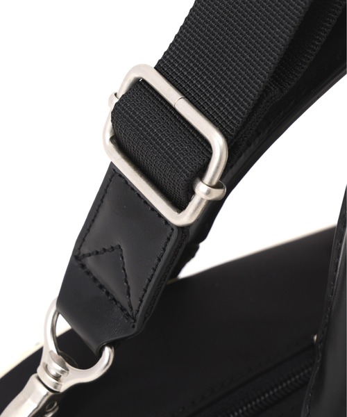 AVIREX(アヴィレックス)の「《WEB&DEPOT限定》LOGO MINI BOSTON BAG(ボストンバッグ・レディース・ブラック/ホワイト系その他/レッド・F)」の15枚目の写真