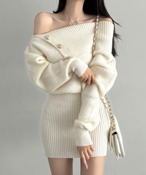 Alvia(アルビア)の「オフショルニットワンピース(ワンピース・レディース・グレー/ホワイト・M)」の5枚目の写真