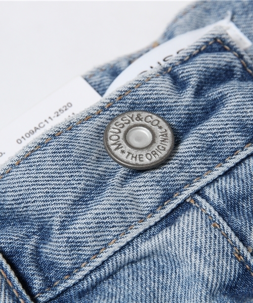 MOUSSY（マウジー）の「MV Sanford Straight（デニムパンツ・レディース・ライトブルー・25inch/27inch/24inch/23inch/26inch）」の11枚目の写真