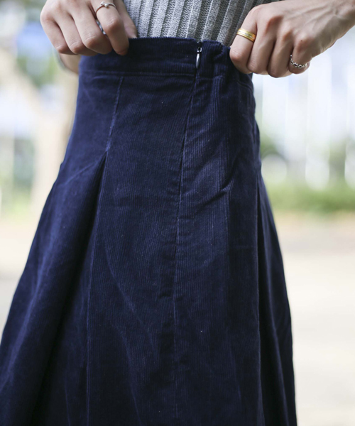 Denime（ドゥニーム）の「コーデュロイフレアスカート（スカート・レディース・ネイビー/ベージュ/ワイン・FREE）」の17枚目の写真