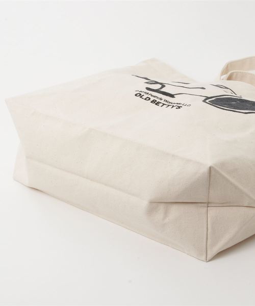 SNOOPY×OLD BETTY'S(スヌーピーカケルオールドベティーズ)の「SNOOPY Tote Bag/スヌーピー 刺繍 トート バッグ(トートバッグ・レディース・ブラック/ネイビー/チャコールグレー/キナリ/ホワイト×ブラック・FREE)」の8枚目の写真
